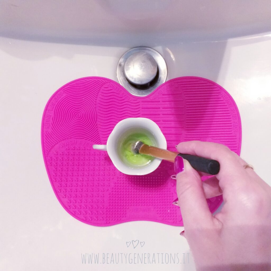 Come lavare i pennelli con olio più sapone per piatti